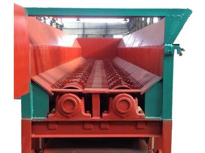 Log debarker and disc wood chipper combination for paper-making plant