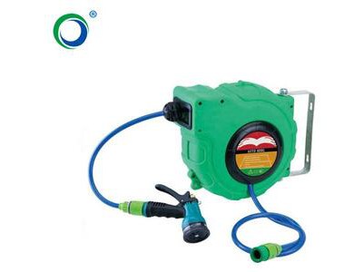Auto roll-up hose reels with car washing spray gun