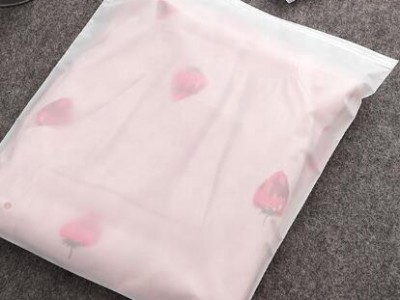 Wholesale woman dress plastic zipper packing bags